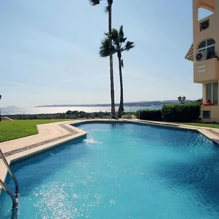 Διαμέρισμα Urb. Marina Bay Apartment, Εστεπόνα